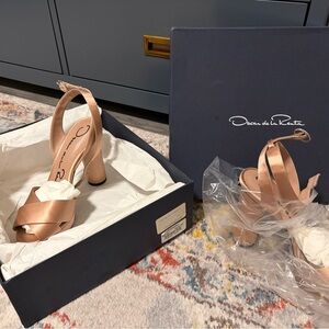 Oscar de la Renta Nude Satin Heels